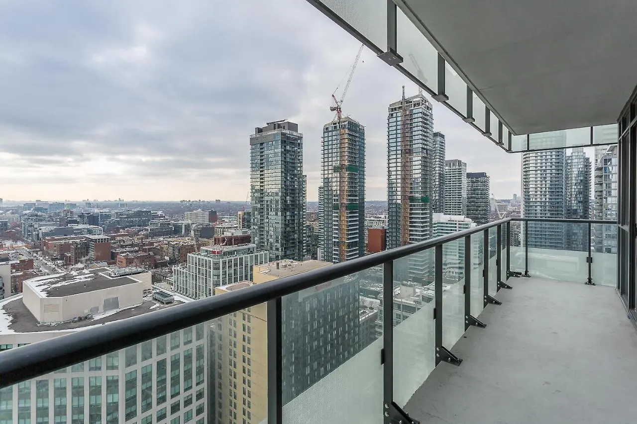 Toronto Rooms And Suites Condos 캐나다