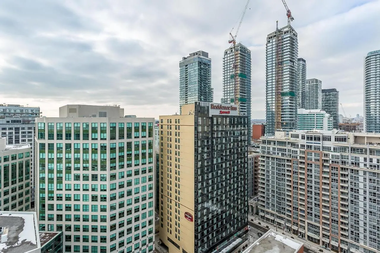 Toronto Rooms And Suites Condos 아파트호텔