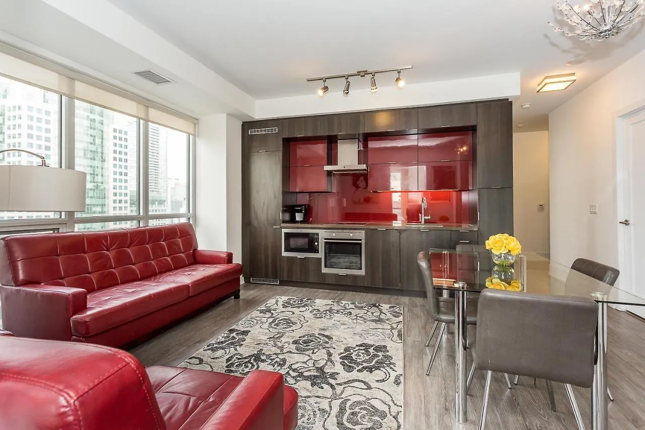 Toronto Rooms And Suites Condos 3*,  캐나다